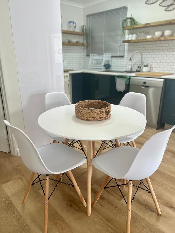 Adorable 2 Bedroom Cottage With Spacious Veranda Hermanus Eksteriør bilde